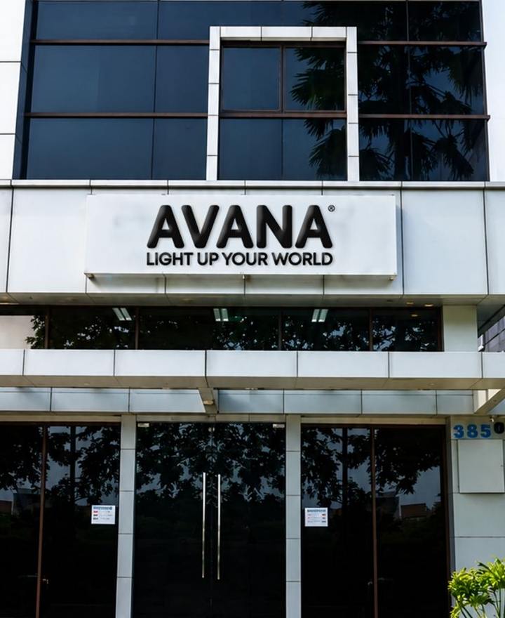 Gedung kantor AVANA Lighting dengan papan nama AVANA di depan